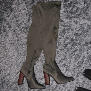 Super cut Thigh high heeled boots